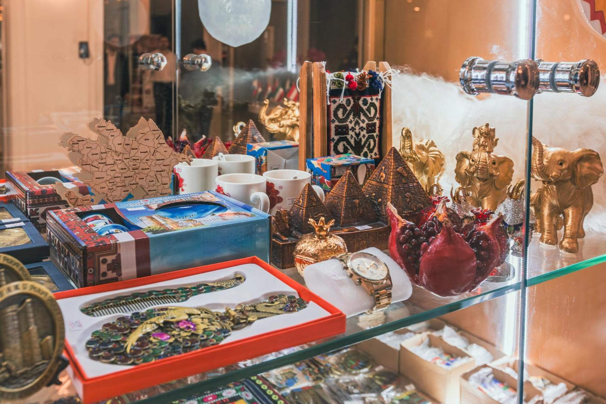 Alba Hotel & Spa Baku Exterior photo Souvenir shop at the Moscow Metro