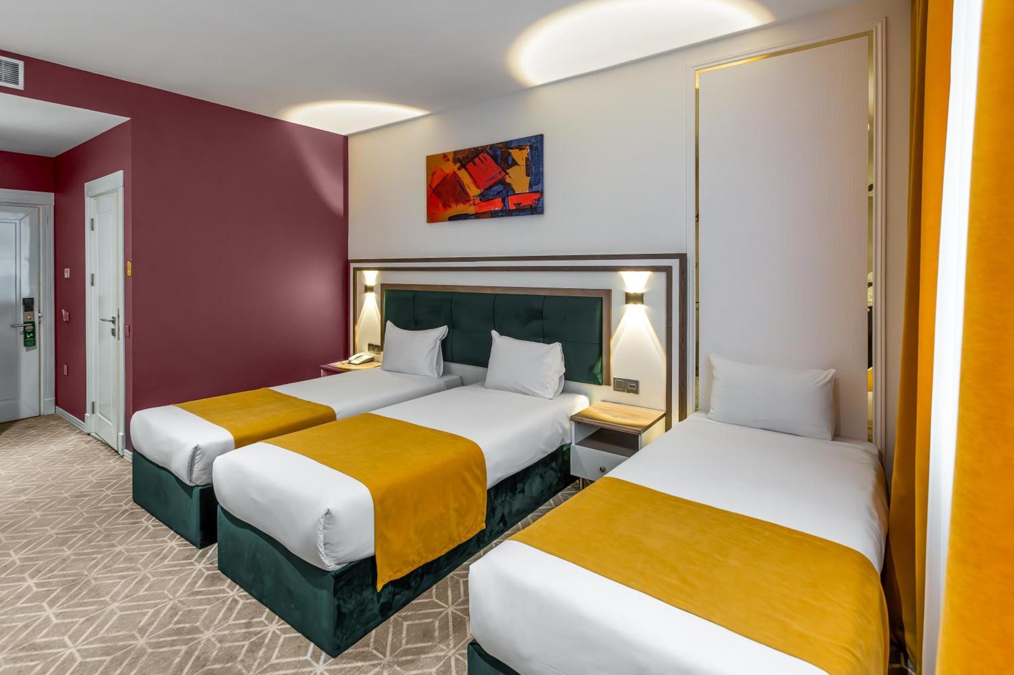 Alba Hotel & Spa Baku Exterior photo A room at the hotel